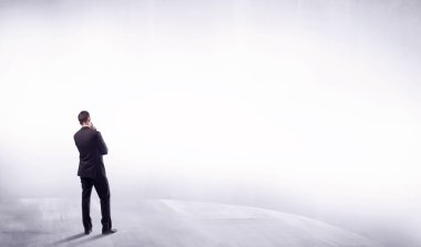 Dikiz duran iş kişi