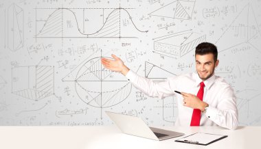 İş hesaplamaları geçmişi olan bir iş adamı