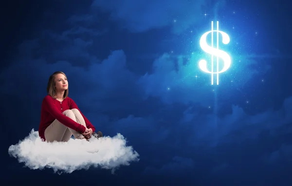 Γυναίκα που κάθεται στο σύννεφο με μετρητά σημάδι — Φωτογραφία Αρχείου