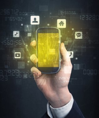 el ile altın perde smartphone tutarak