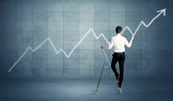 Человек чертит линию из лестницы