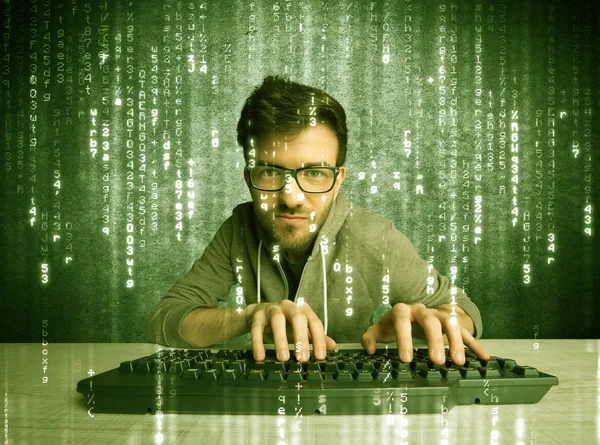 Онлайн-хакерство — стоковое фото