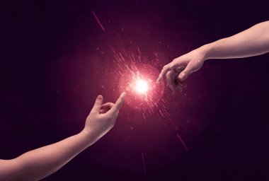 Dokunan eller uzayda ışıldar