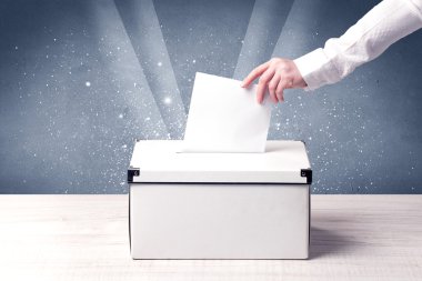 Oy sandığı kişi döküm oy ile