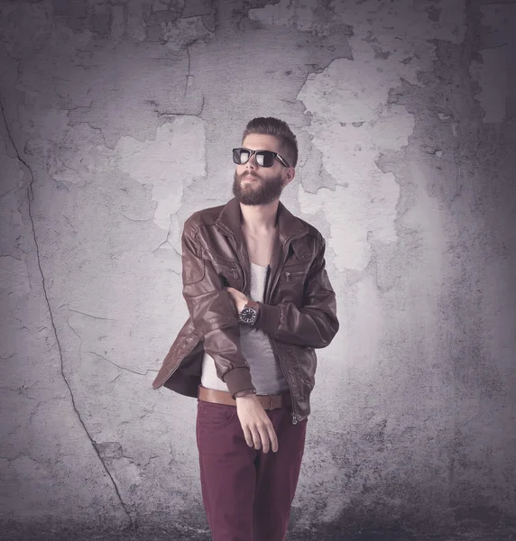 Bello hipster in abiti di moda — Foto Stock