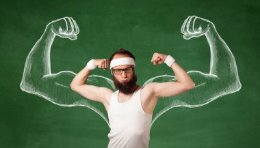 Sıska genç adam çalışıyor.