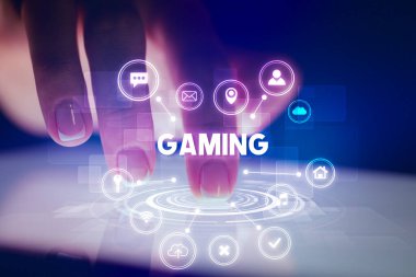 Web teknolojisi simgeleriyle tablete dokunmak