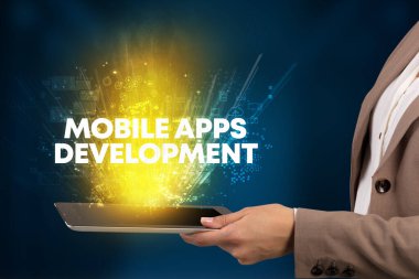 Yazılı dokunmatik ekranın yakın plan görüntüsü