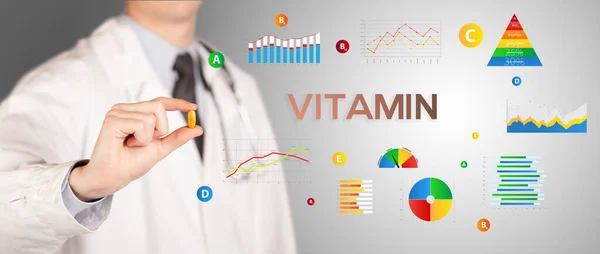 Nutricionista dando-lhe uma pílula — Fotografia de Stock