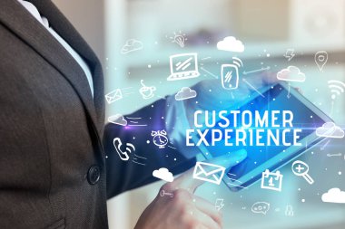 Sosyal Ağ Kullanan Bir Kişinin Yakın Çekimi