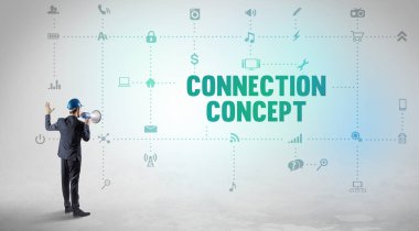 Yeni bir sosyal medya üzerinde çalışan mühendis