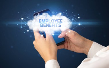 Bulut iş konsepti olan akıllı telefon kullanımı