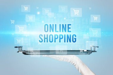 Garson online alışveriş konsepti sunuyor.