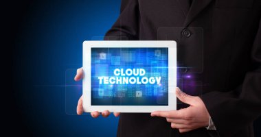 Tablet tutan kişi, teknoloji konsepti