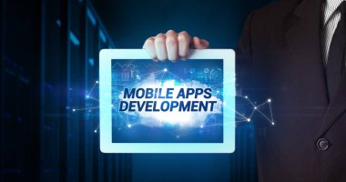 Tablet tutan kişi, teknoloji konsepti