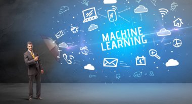 Şemsiyeyle savunma yapan iş adamı, modern teknoloji konsepti