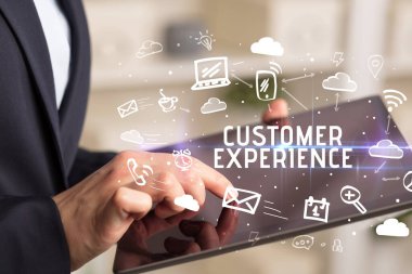 Sosyal Ağ Kullanan Bir Kişinin Yakın Çekimi