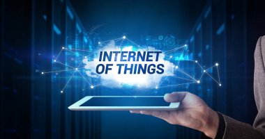 Tablet tutan kişi, teknoloji konsepti