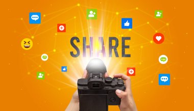 Sosyal medya içeriğini yakalamak için kamera kullanılıyor