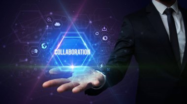 Toplumsal yazıyı tutan adam.