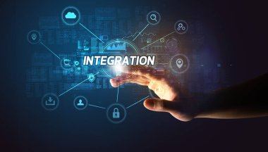 Siber güvenlik tuşuna elle dokun