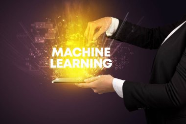 Yazılı dokunmatik ekranın yakın plan görüntüsü