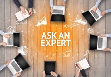 Ofiste Çalışan Meşgul İnsanlar Grubu