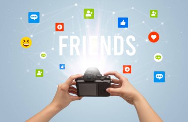 Sosyal medya içeriğini yakalamak için kamera kullanılıyor