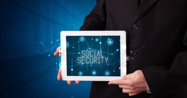 Tablet tutan kişi, güvenlik kavramı