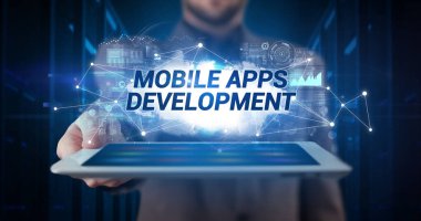 Tablet tutan kişi, teknoloji konsepti