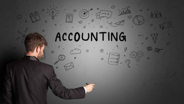 İş adamı yaratıcı bir fikir çiziyor.