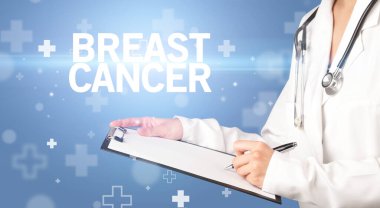 Doktor panoya notlar yazar.