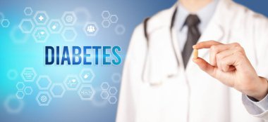 Sana ilaç veren bir doktorun yakın çekimi.