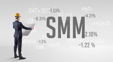 Kısa şapkalı mühendis.