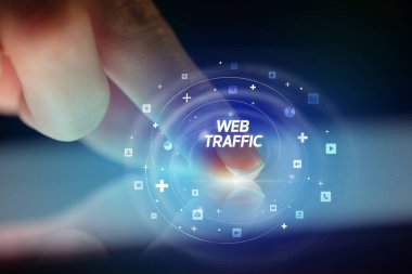 Sosyal medya simgeleri kavramlı parmak dokunuşu tableti