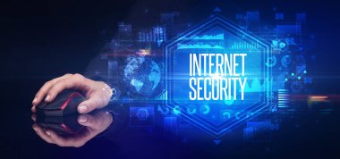 El ele tutuşan kablosuz çevre, siber güvenlik kavramı