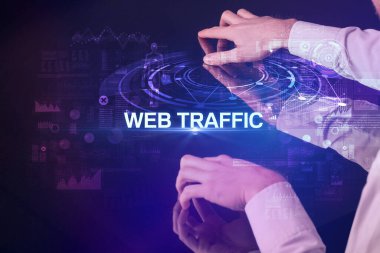 İş adamı büyük ekrana dokunuyor