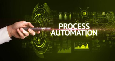 El ele tutuşan kablosuz çevre, modern teknoloji kavramı