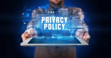 Tablet tutan kişi, güvenlik kavramı