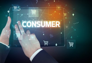 Alışveriş yazısıyla el ele tutuşma tabletinin yakın çekimi