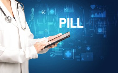 Genç doktor notlar yazıyor.