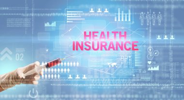 Doktorların elinde şırınga olan beyaz bir eldivenle yakın plan görüntüsü.