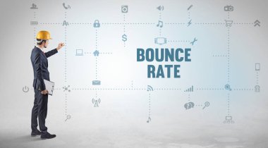 Yeni bir sosyal medya üzerinde çalışan mühendis