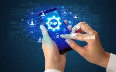 Teknoloji kavramına sahip akıllı telefon kullanımı