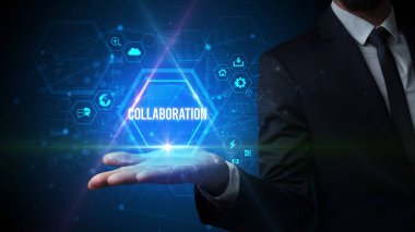 Toplumsal yazıyı tutan adam.