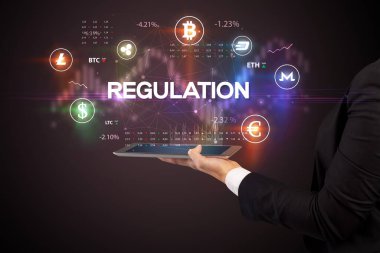 Yazılı dokunmatik ekranın yakın plan görüntüsü