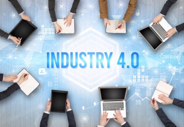 Ofiste Çalışan Meşgul İnsanlar Grubu, teknoloji konsepti