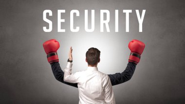 Üzerinde yazı olan bir iş adamının arka görünüşü