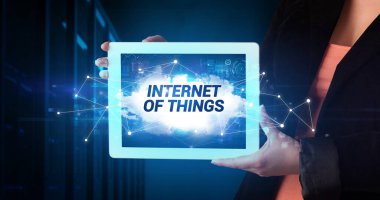 Tablet tutan kişi, teknoloji konsepti