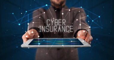 Tablet tutan kişi, güvenlik kavramı